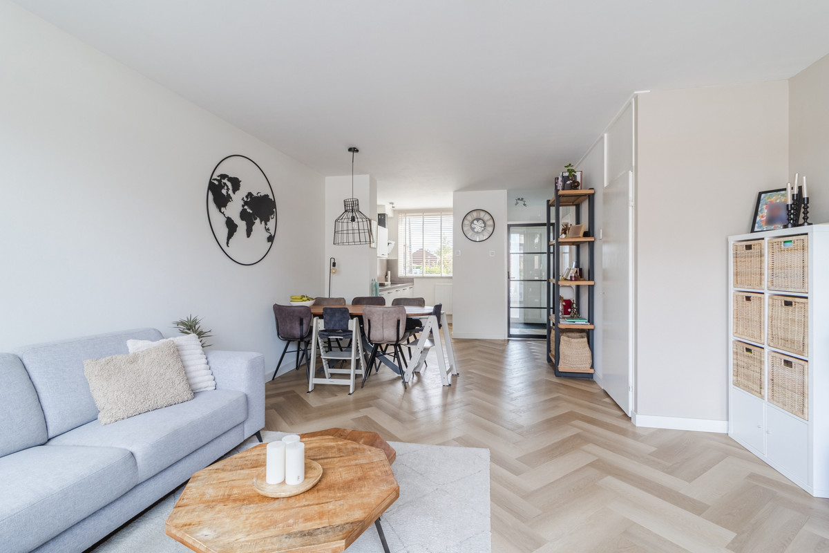 Tussenwoning te koop: Mozartlaan 100, Hazerswoude-Rijndijk