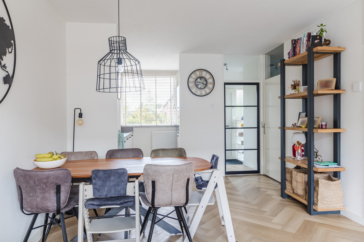 Tussenwoning te koop: Mozartlaan 100, Hazerswoude-Rijndijk