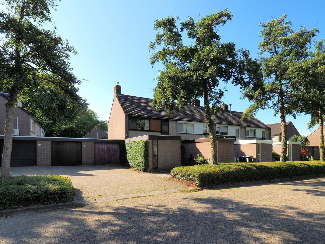 Tussenwoning te koop: De Savornin Lohmanlaan 82, Papendrecht