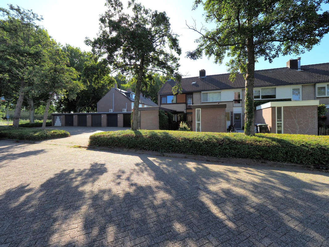 Tussenwoning te koop: De Savornin Lohmanlaan 82, Papendrecht