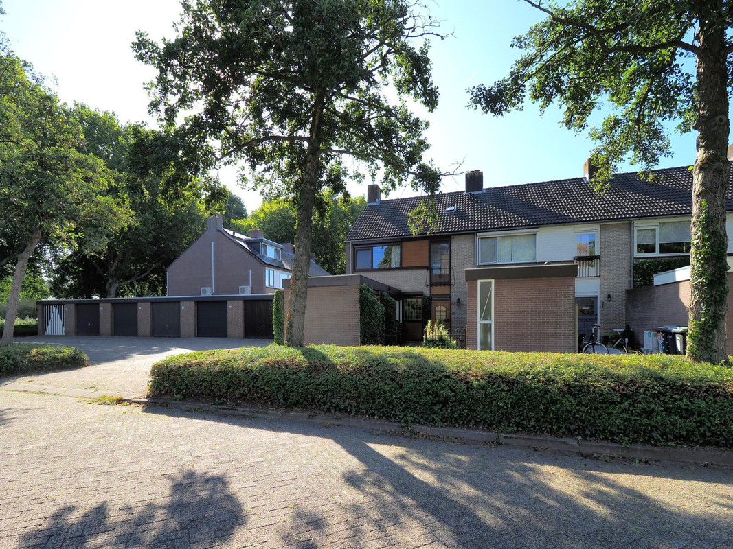 Tussenwoning te koop: De Savornin Lohmanlaan 82, Papendrecht