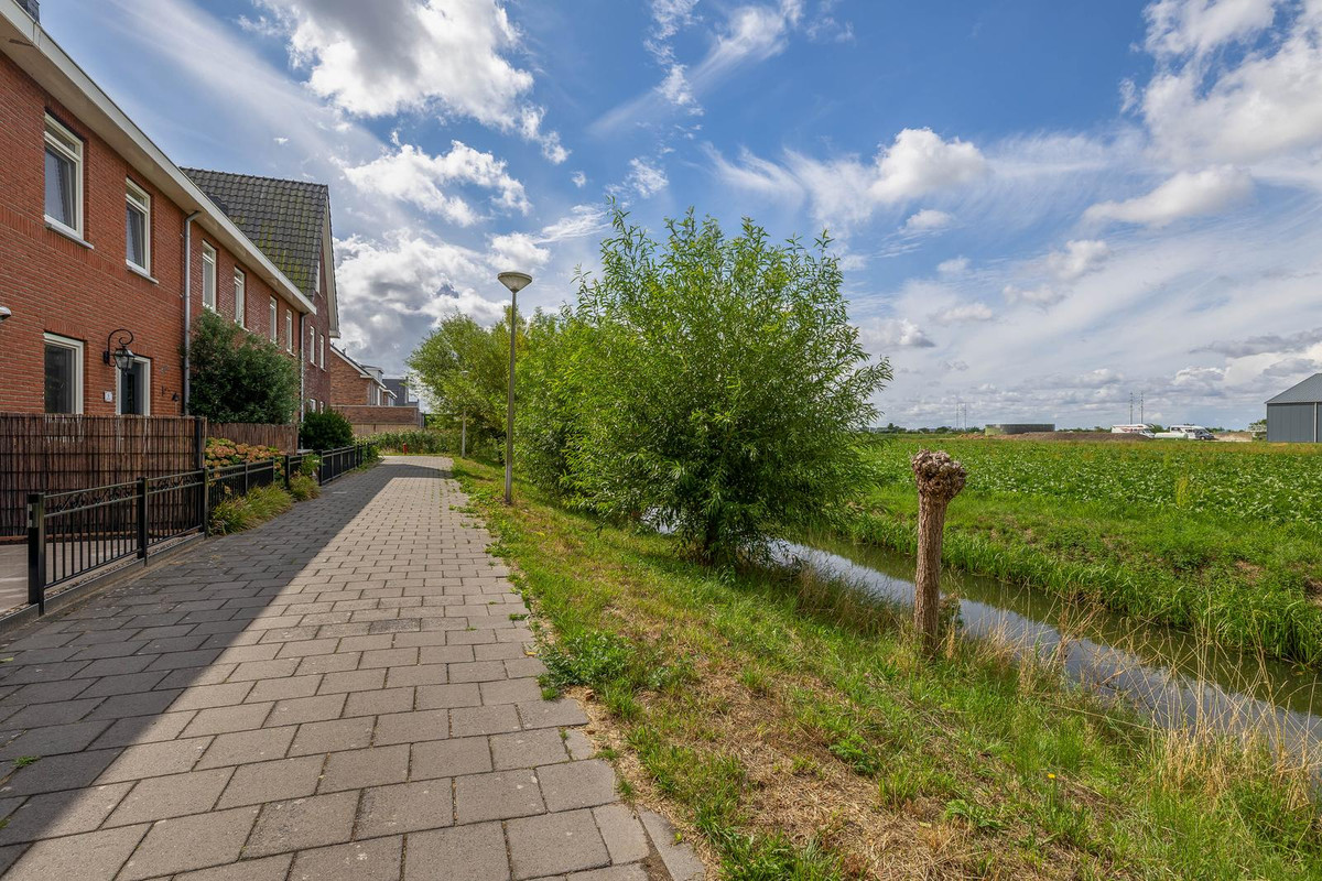 Tussenwoning te koop: Pinksterbloem 7, Hazerswoude-Dorp