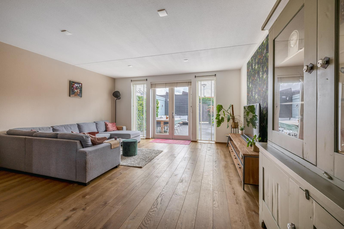 Tussenwoning te koop: Pinksterbloem 7, Hazerswoude-Dorp