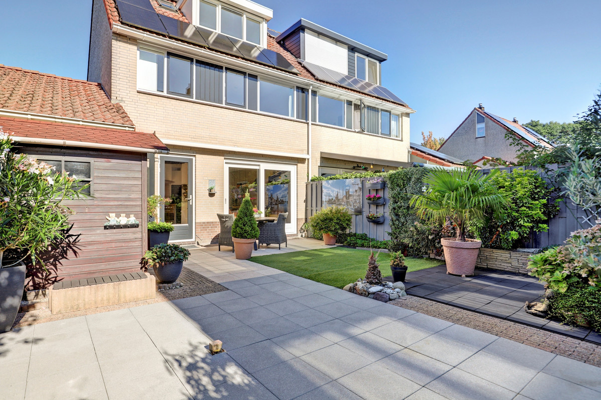 Tussenwoning te koop: Topaas 5, Hoorn