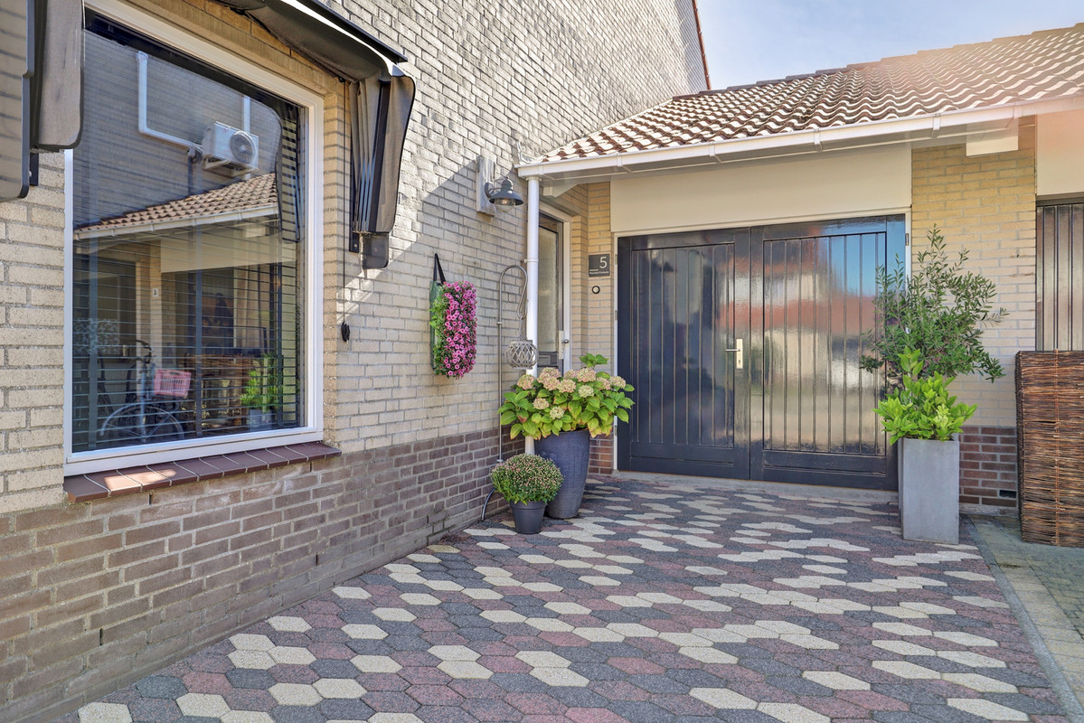 Tussenwoning te koop: Topaas 5, Hoorn