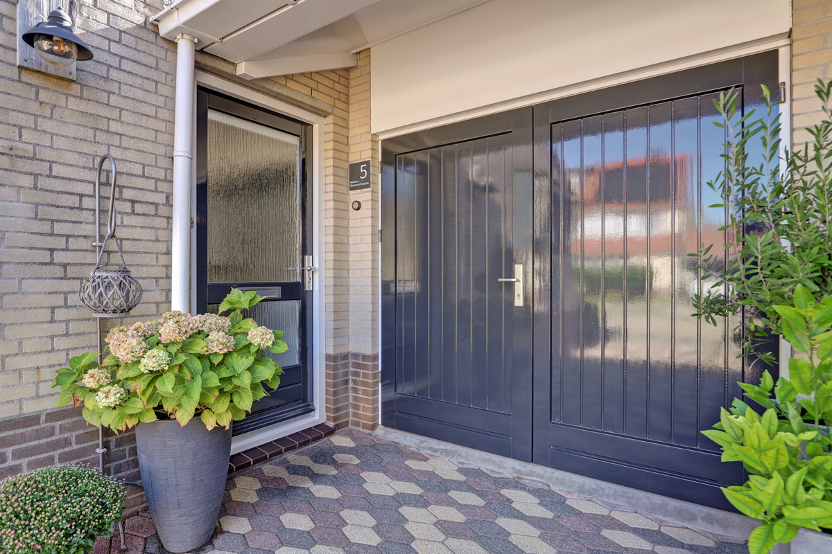 Tussenwoning te koop: Topaas 5, Hoorn