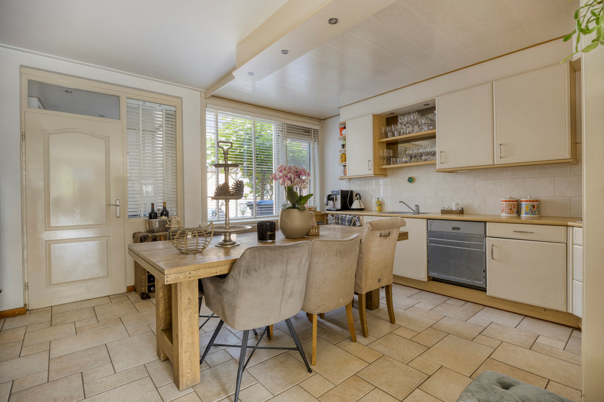 Tussenwoning te koop: Tjalk 59, Barendrecht