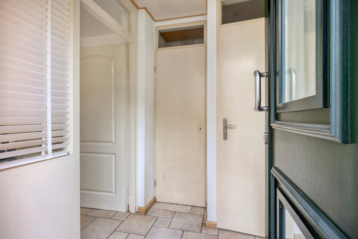 Tussenwoning te koop: Tjalk 59, Barendrecht