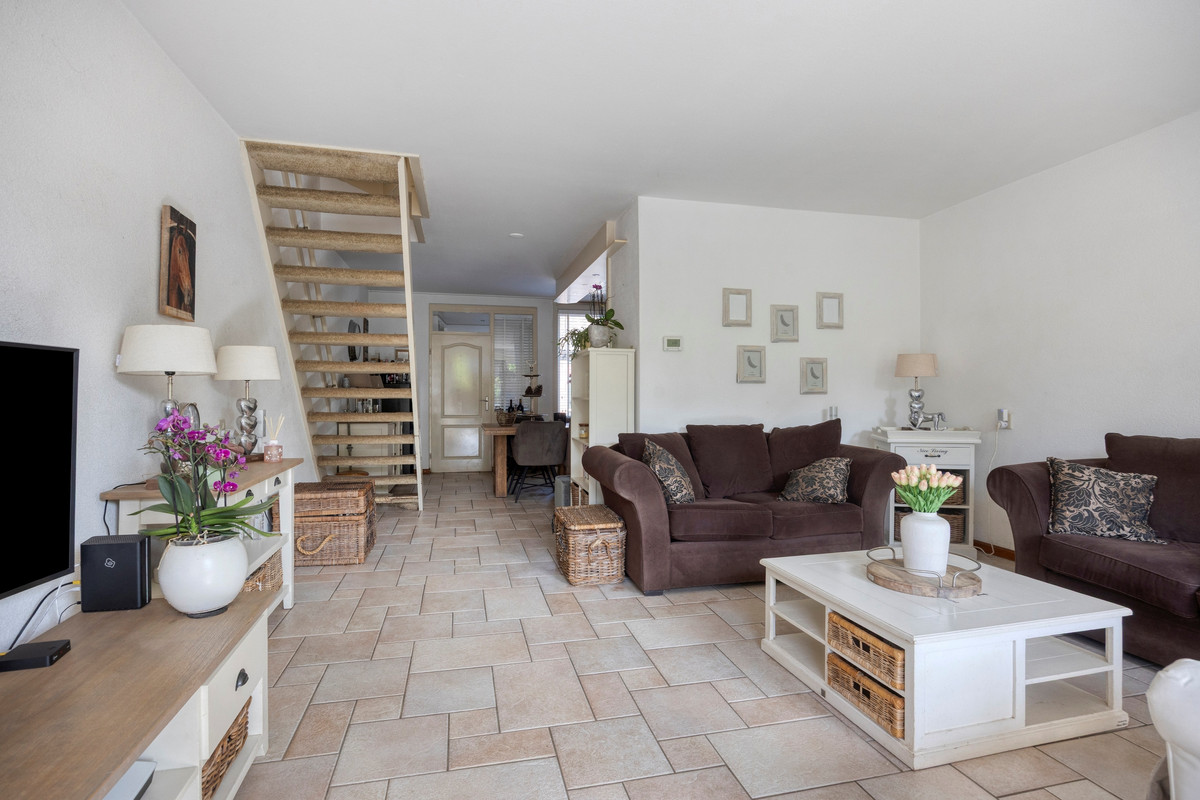 Tussenwoning te koop: Tjalk 59, Barendrecht