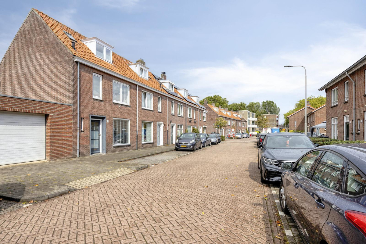 Hoekwoning te koop: Hendrik de Keijserstraat 83, Tilburg