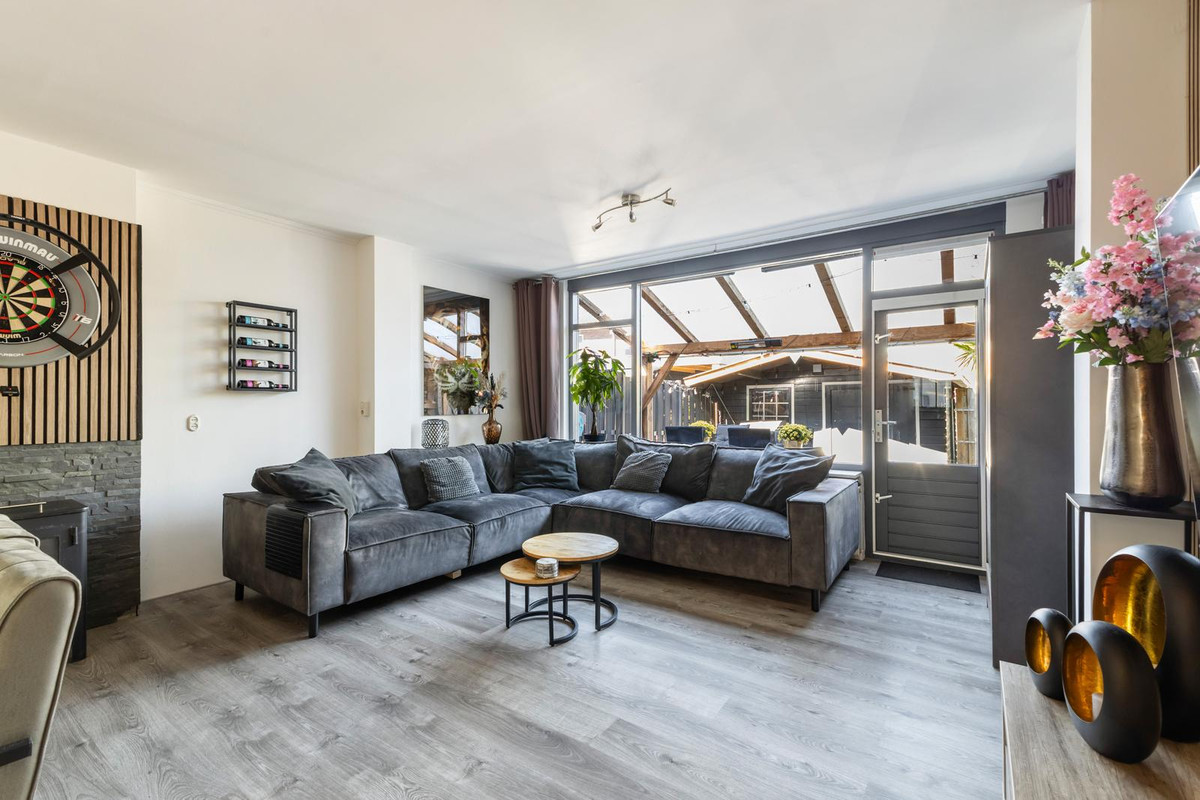Tussenwoning te koop: Dotterplantsoen 5, Gouda