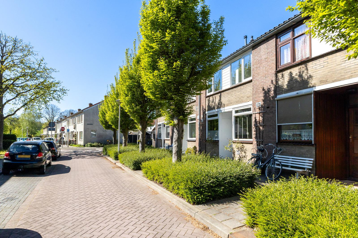 Tussenwoning te koop: Dotterplantsoen 5, Gouda