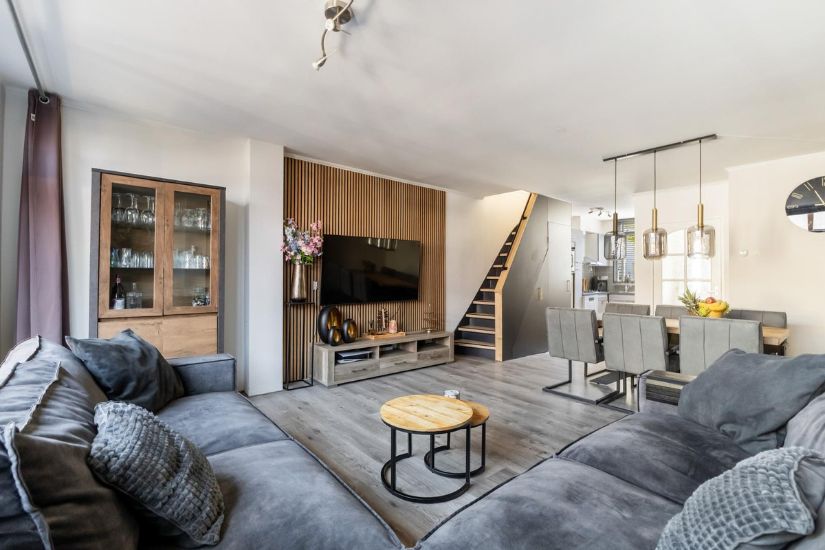 Tussenwoning te koop: Dotterplantsoen 5, Gouda