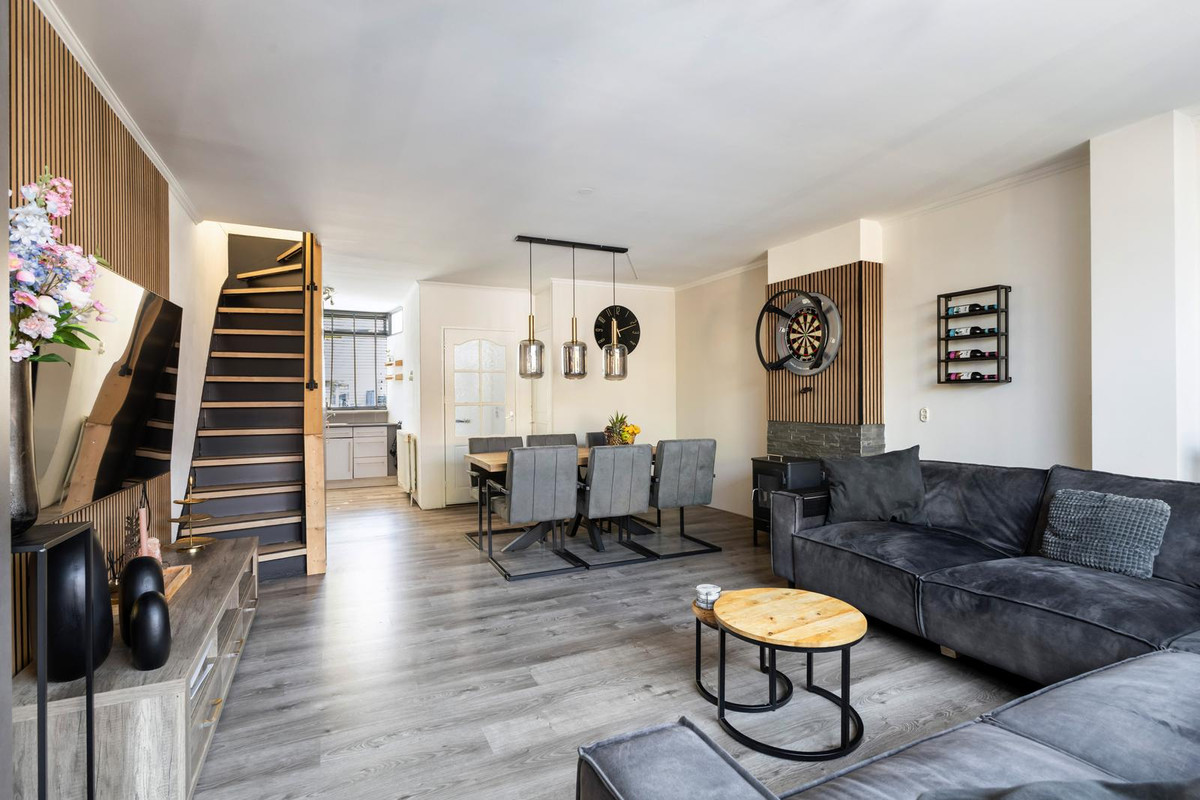 Tussenwoning te koop: Dotterplantsoen 5, Gouda