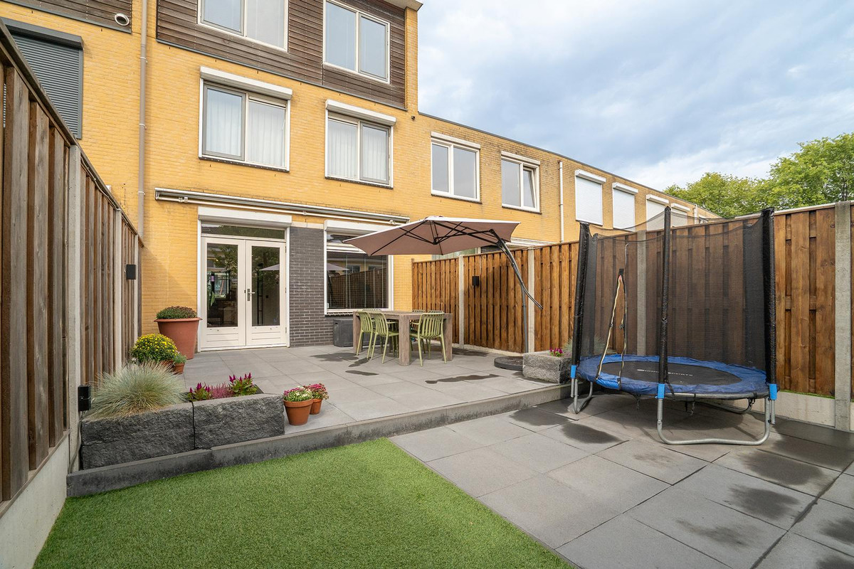 Tussenwoning te koop: Atalantalaan 13, Enschede