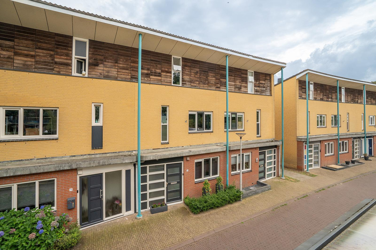 Tussenwoning te koop: Atalantalaan 13, Enschede