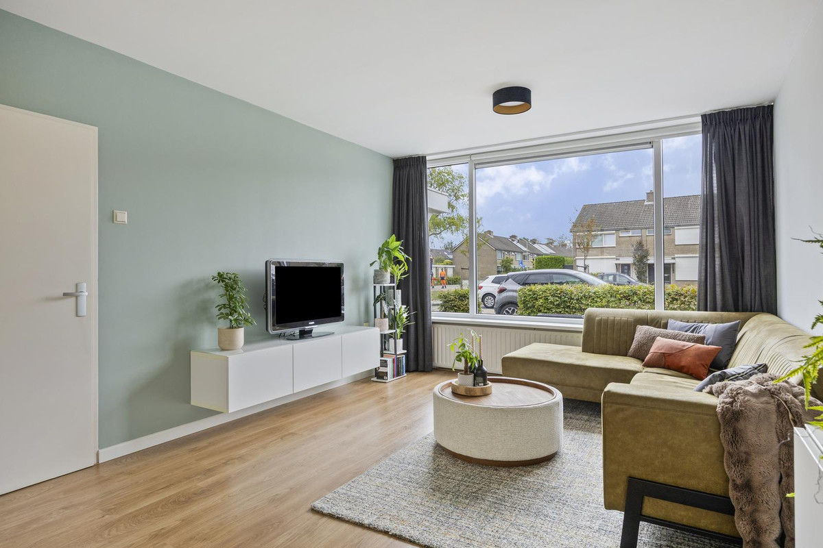 Tussenwoning te koop: Brederolaan 28, Etten-Leur