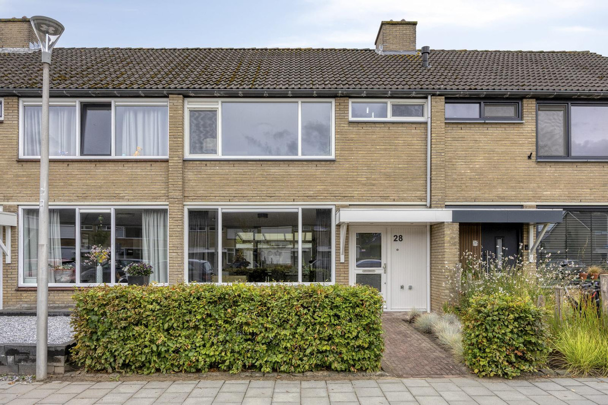 Tussenwoning te koop: Brederolaan 28, Etten-Leur