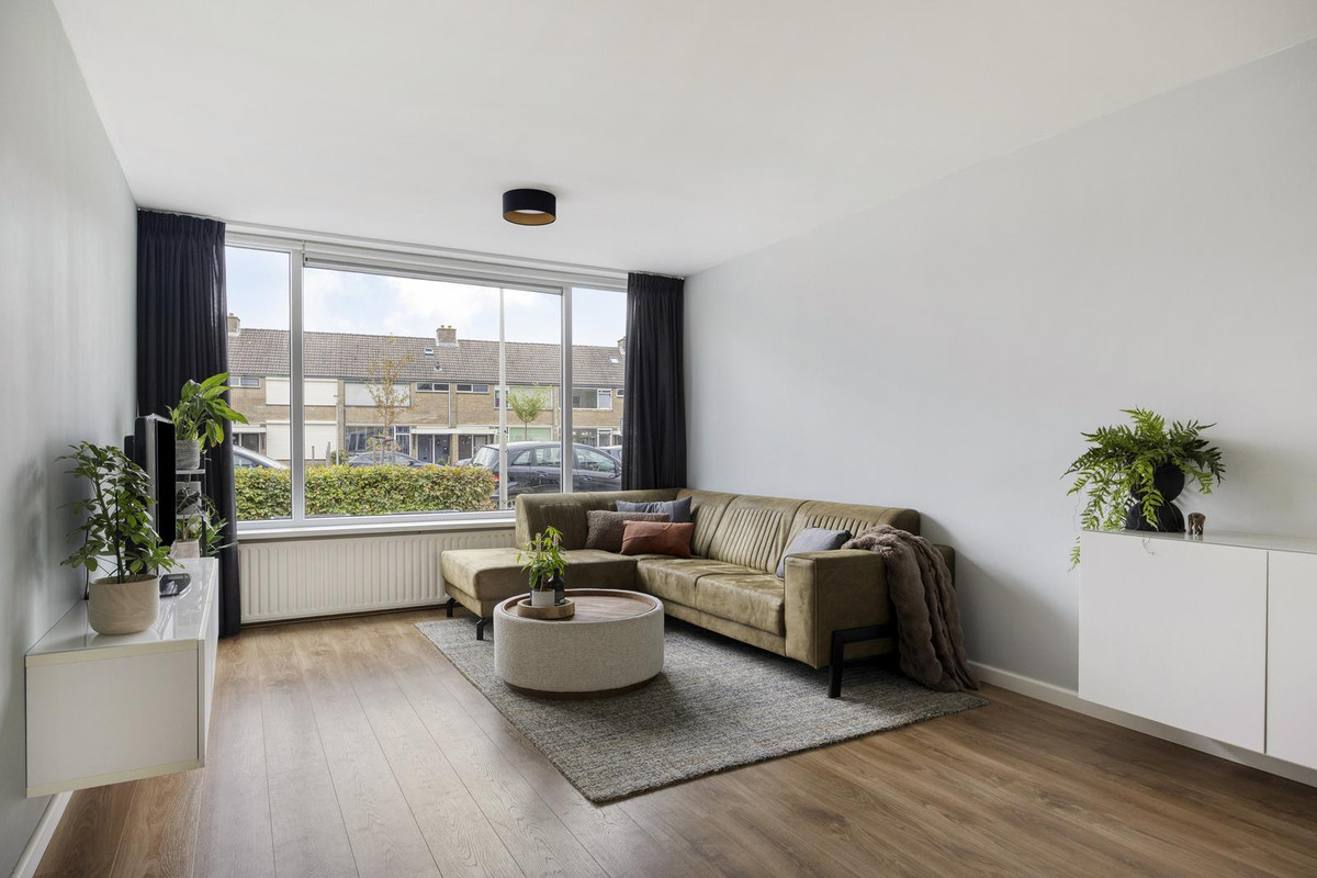 Tussenwoning te koop: Brederolaan 28, Etten-Leur