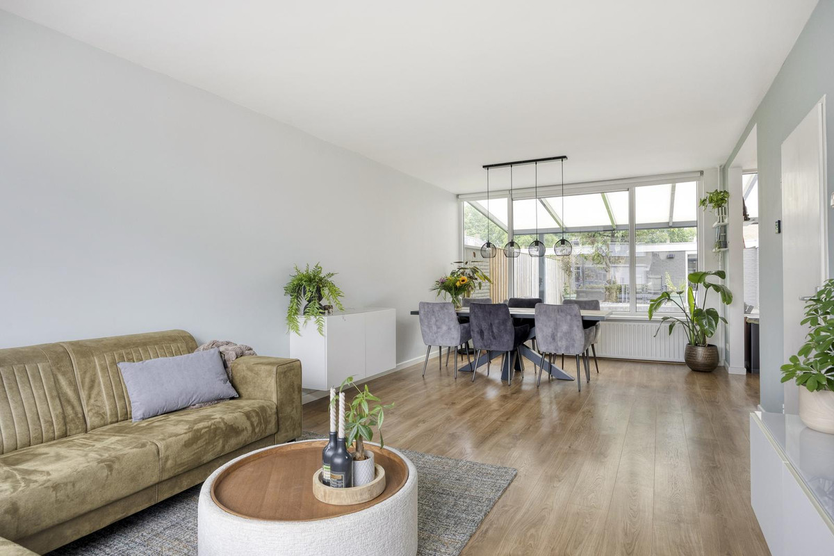 Tussenwoning te koop: Brederolaan 28, Etten-Leur