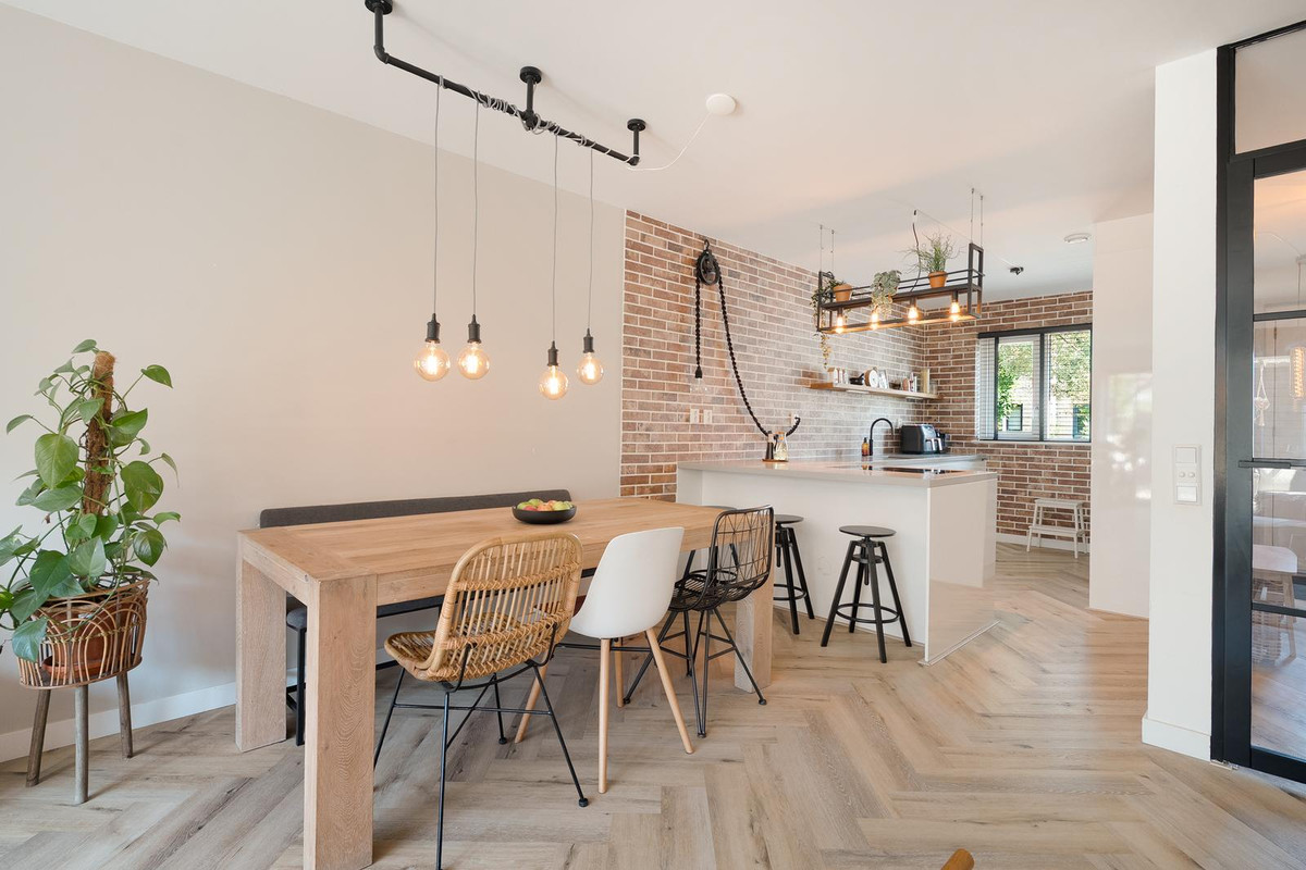 Tussenwoning te koop: Topaaslaan 22, Rhoon