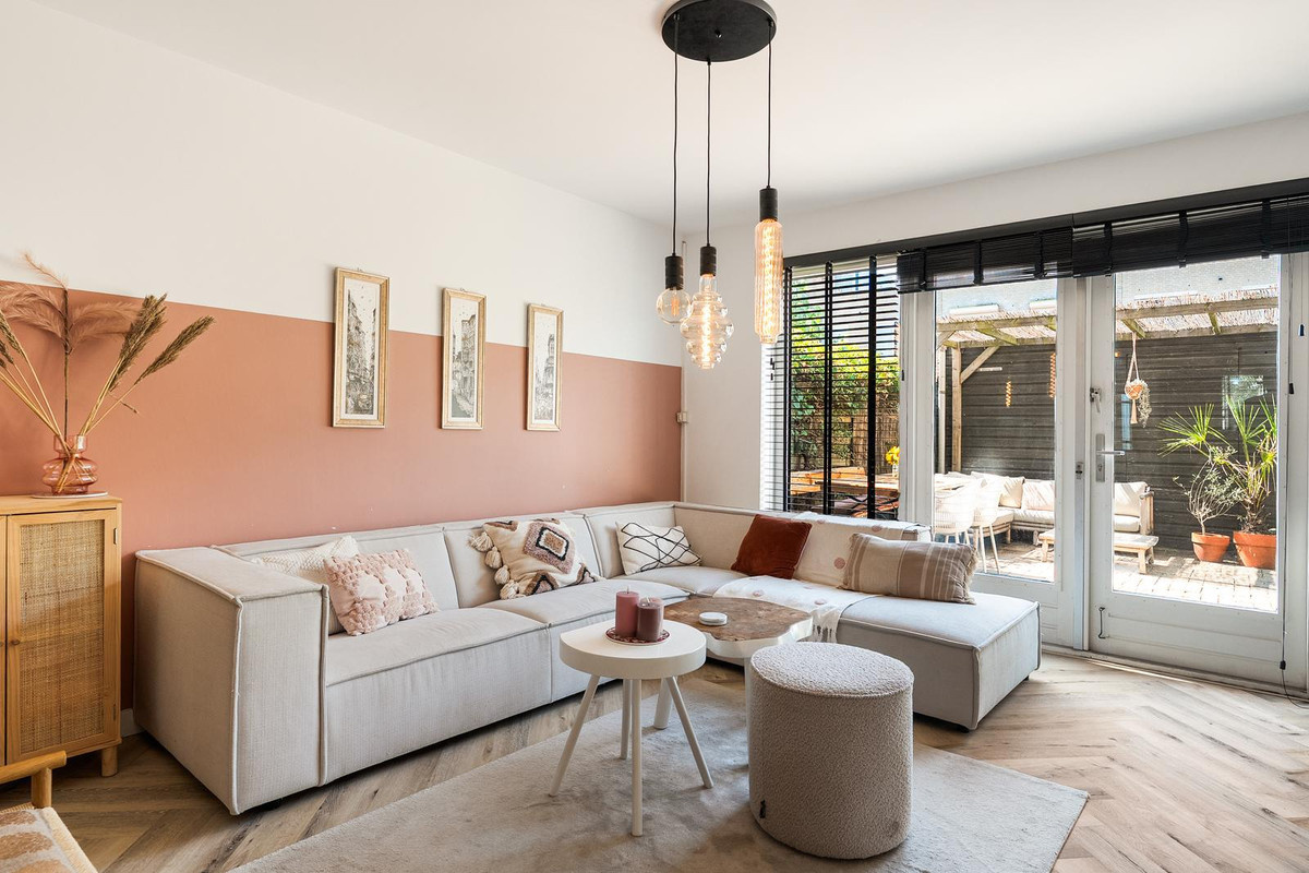 Tussenwoning te koop: Topaaslaan 22, Rhoon