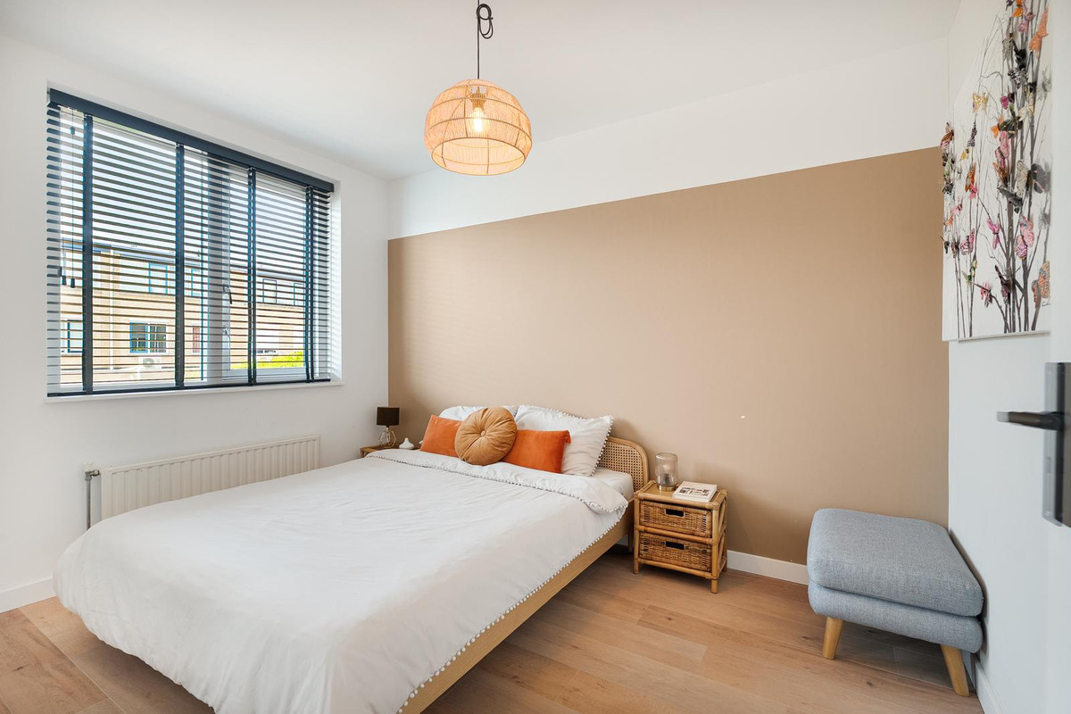 Tussenwoning te koop: Topaaslaan 22, Rhoon