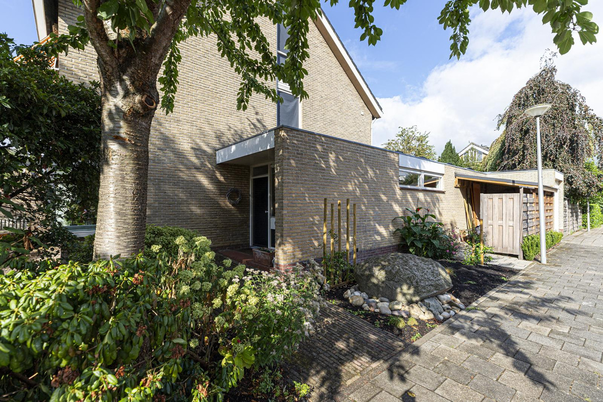 Hoekwoning te koop: Abel Tasmanlaan 8, Gouda