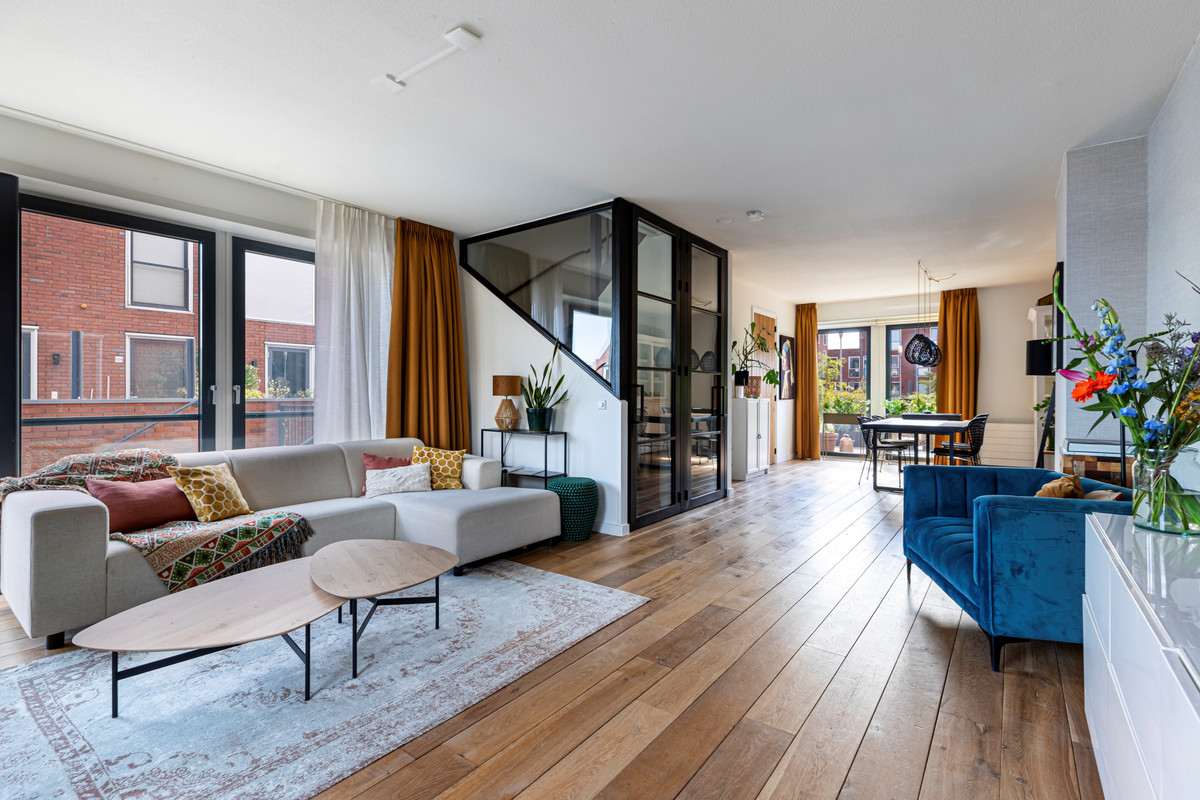 Hoekwoning te koop: Veluwemeer 132, Woerden