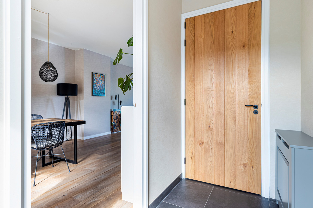 Hoekwoning te koop: Veluwemeer 132, Woerden