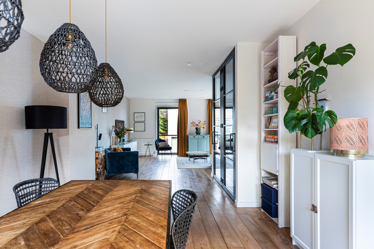 Hoekwoning te koop: Veluwemeer 132, Woerden