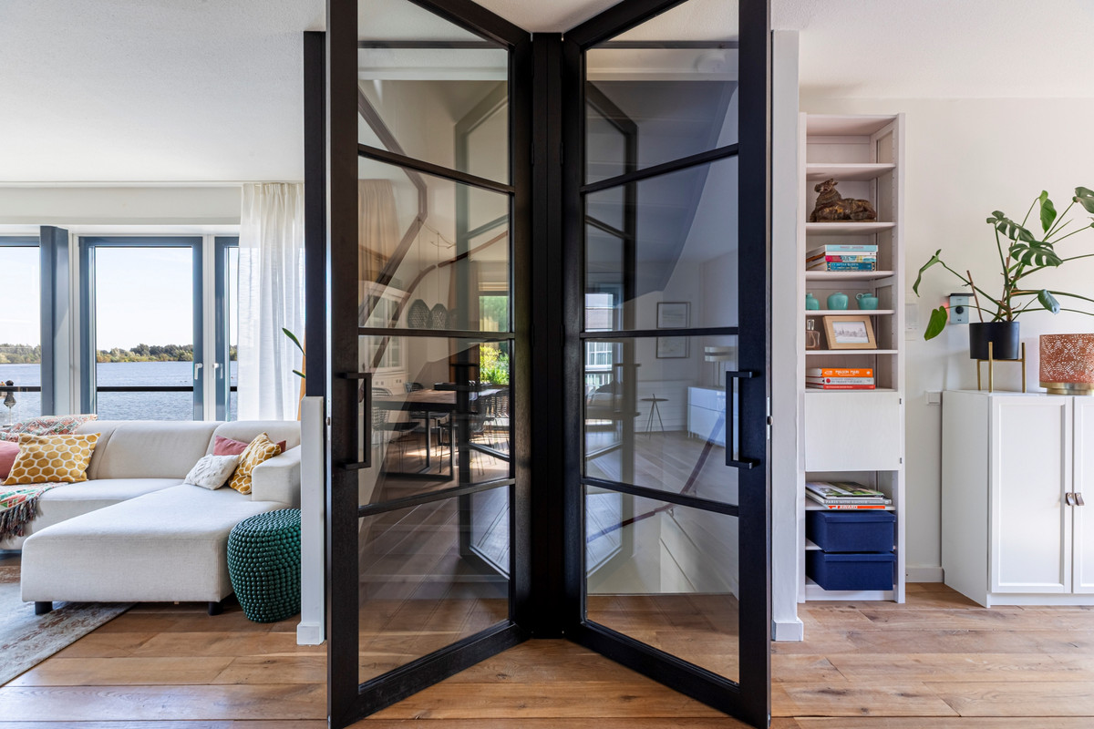 Hoekwoning te koop: Veluwemeer 132, Woerden