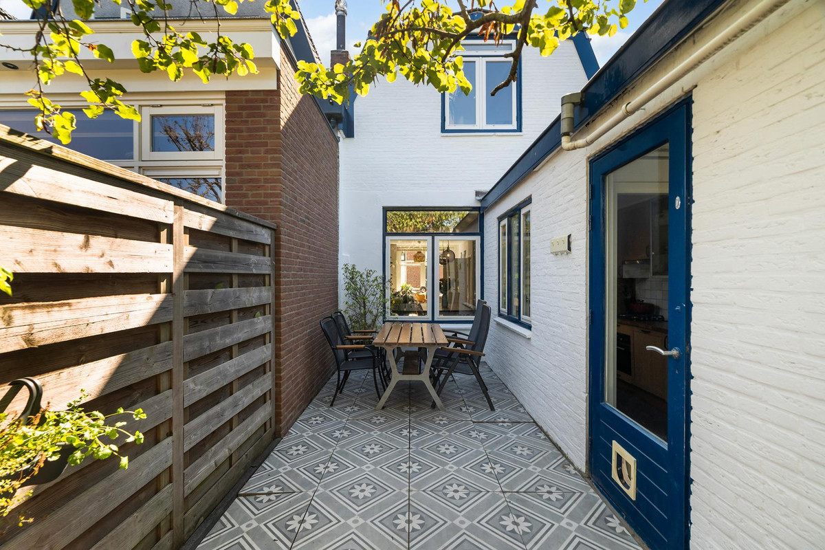 Tussenwoning te koop: Rijndijkstraat 33, Leiden