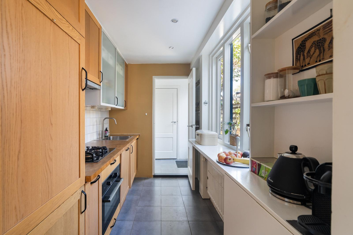 Tussenwoning te koop: Rijndijkstraat 33, Leiden