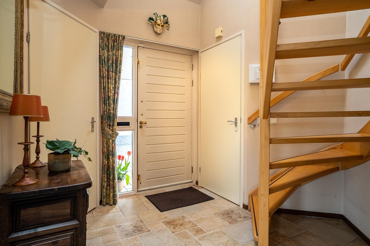 Vrijstaande woning te koop: Suze Robertsonlaan 27, Enschede