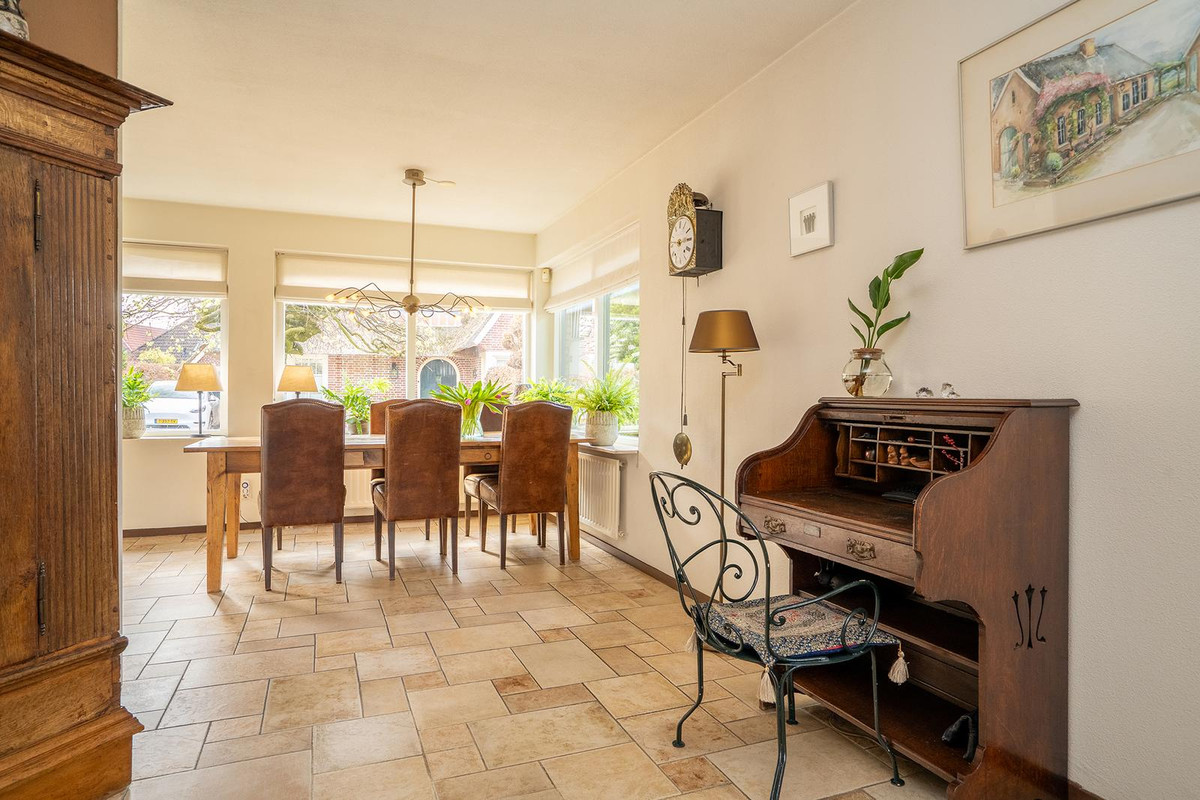 Vrijstaande woning te koop: Suze Robertsonlaan 27, Enschede