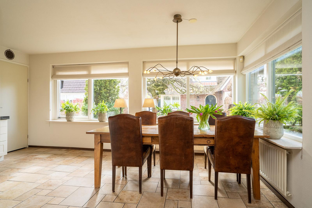 Vrijstaande woning te koop: Suze Robertsonlaan 27, Enschede
