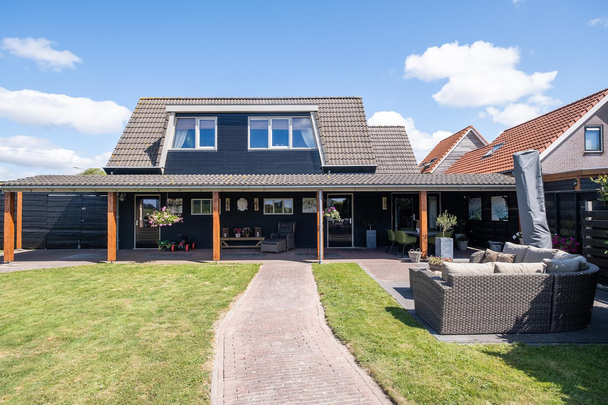 Vrijstaande woning te koop: Huigendijk 8, Ursem