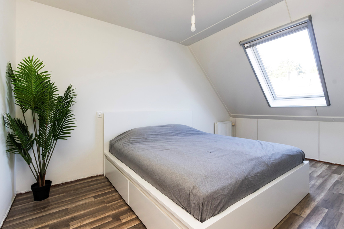 Tussenwoning te koop: Joke Smit-Erf 122, Dordrecht