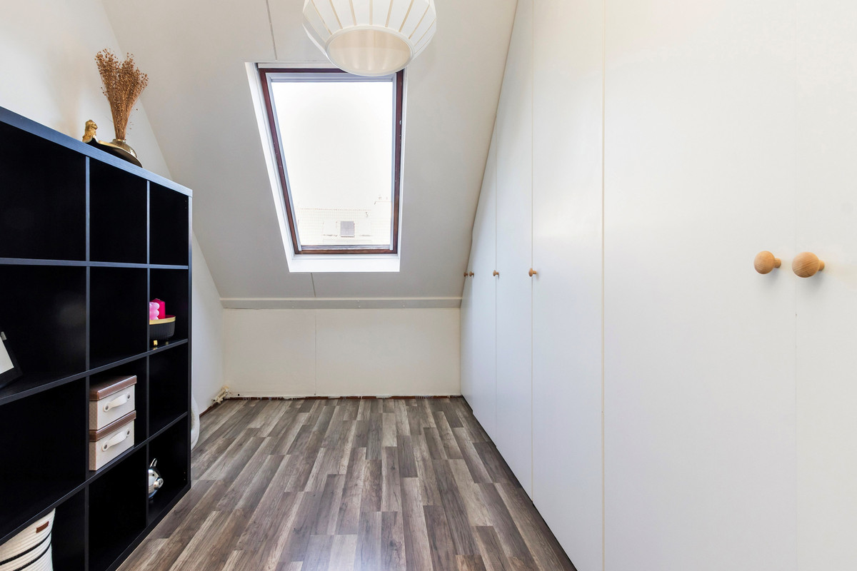 Tussenwoning te koop: Joke Smit-Erf 122, Dordrecht