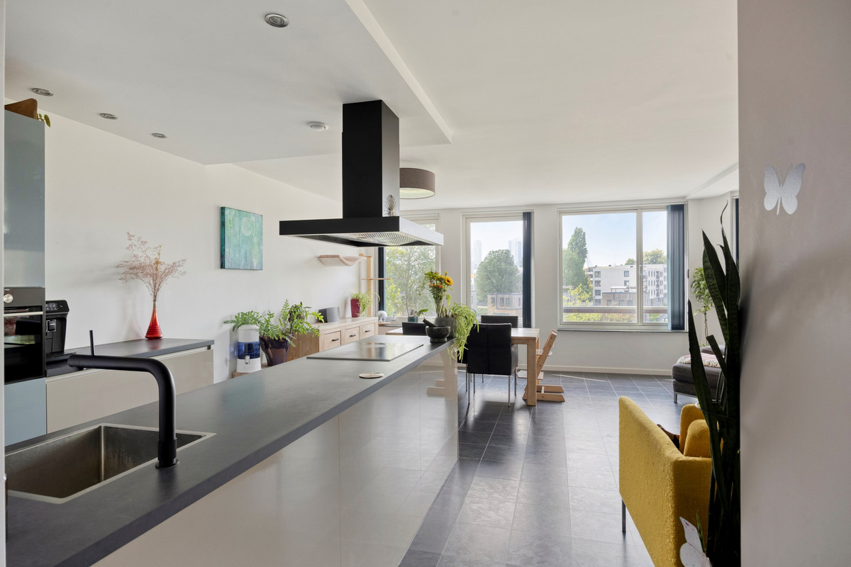 Appartement te koop: Nijverheidstraat 144, Rotterdam