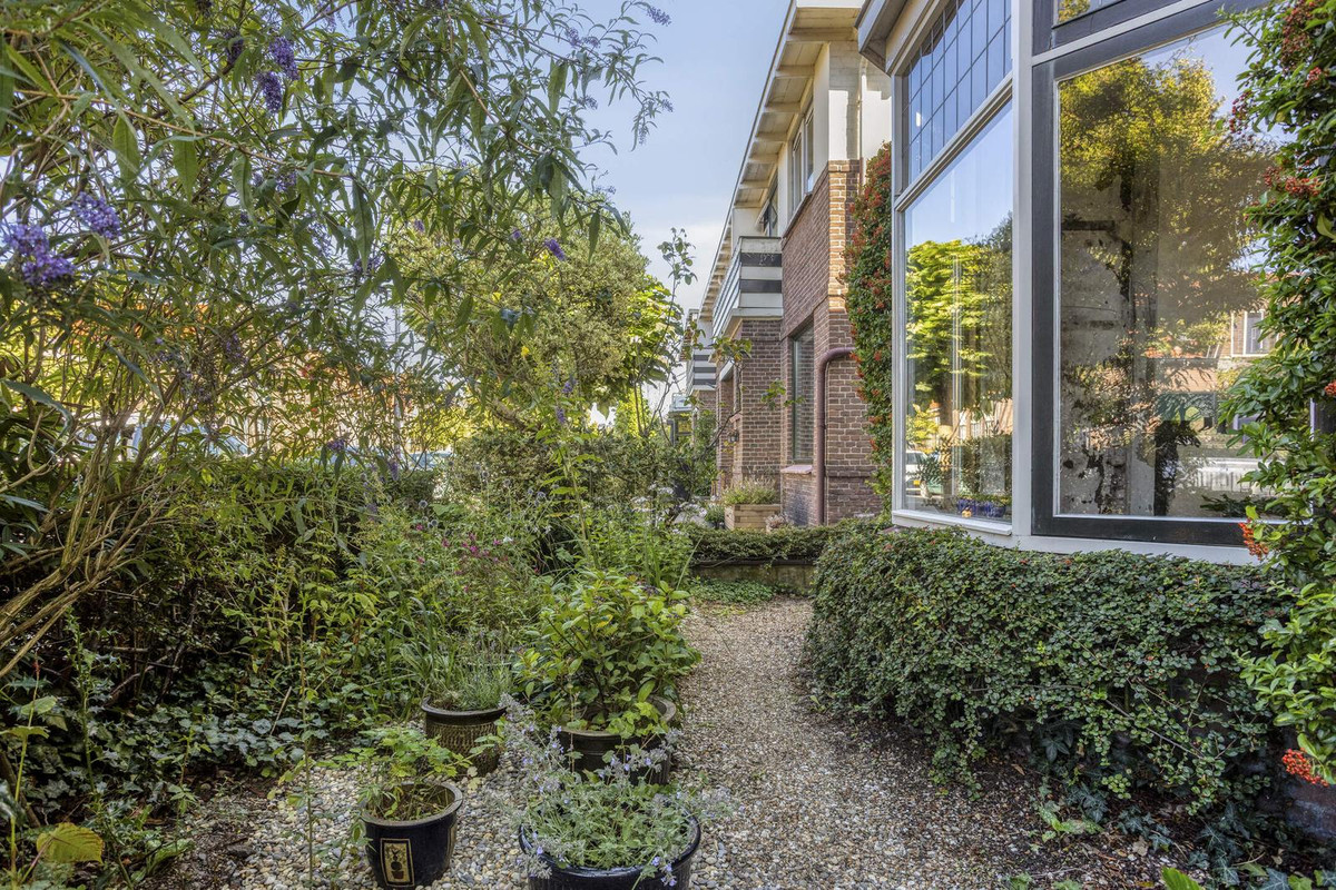 Twee-onder-één-kap te koop: Lindelaan 68, Zwijndrecht
