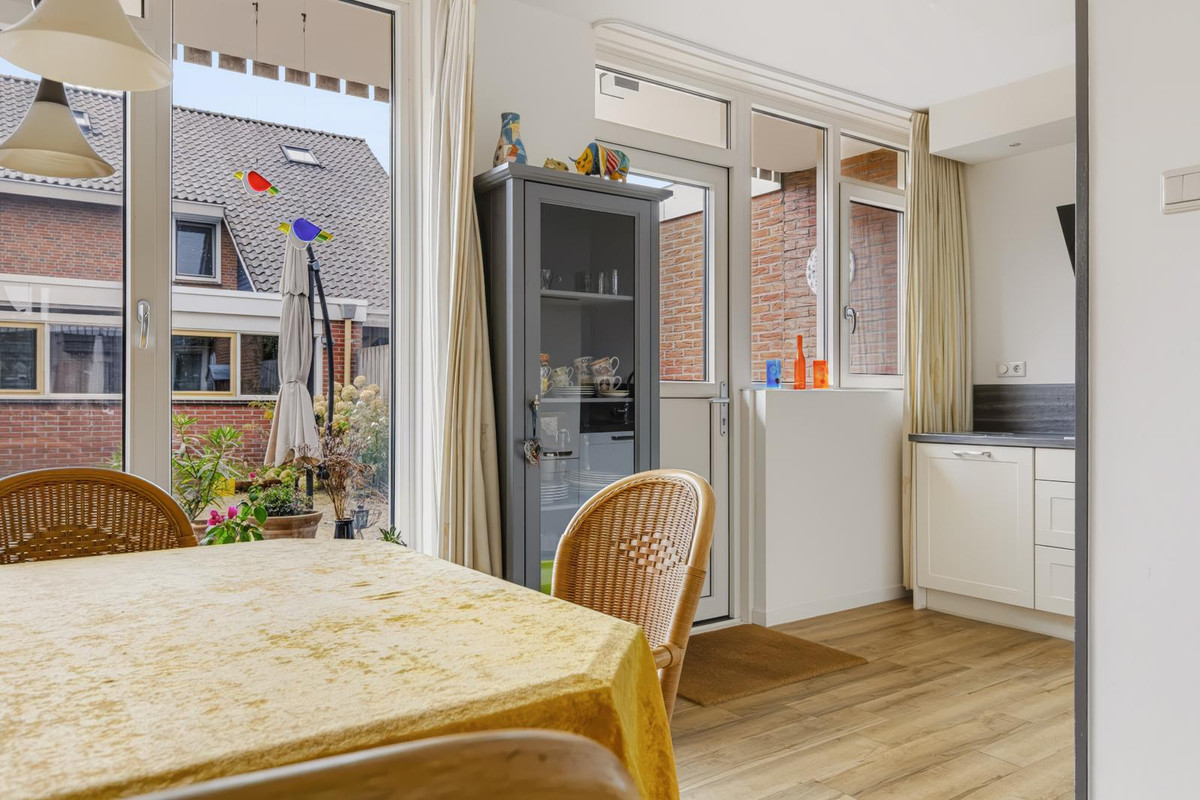 Twee-onder-één-kap te koop: Looweg 6, Harreveld