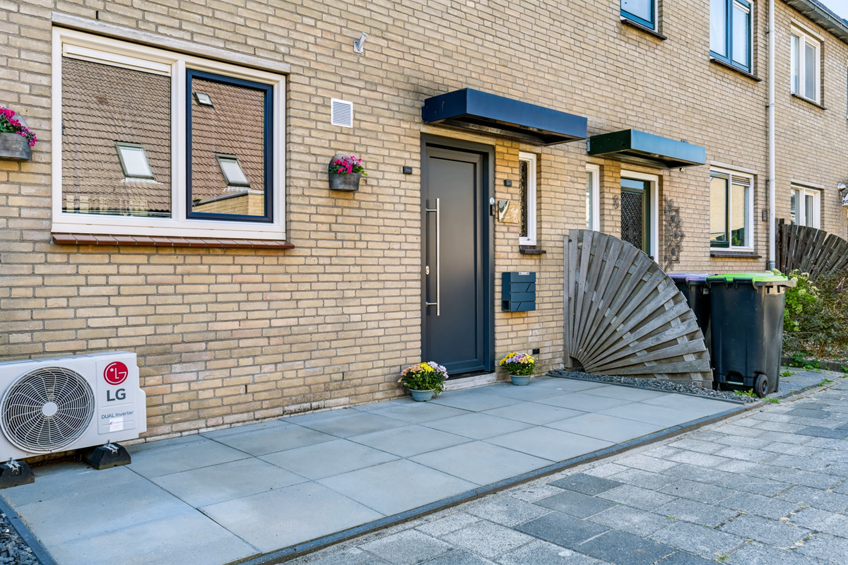 Tussenwoning te koop: Schervenkreek 8, Spijkenisse