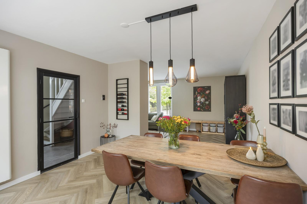 Twee-onder-één-kap te koop: Evenkamp 74, Roermond