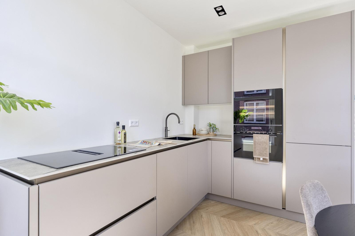 Appartement te koop: Brederodestraat 102-1, Amsterdam