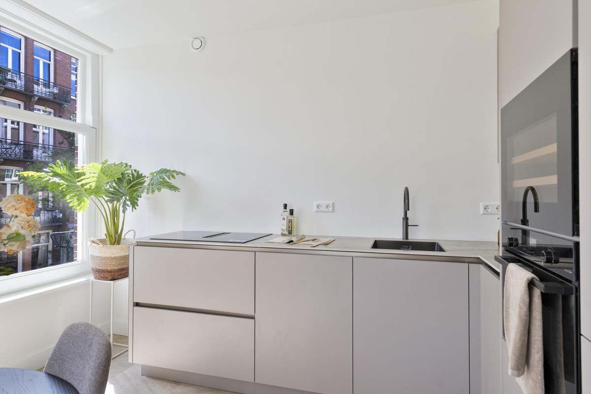 Appartement te koop: Brederodestraat 102-1, Amsterdam