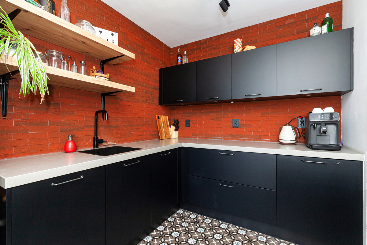 Tussenwoning te koop: Schuurkerkstraat 16, Breda