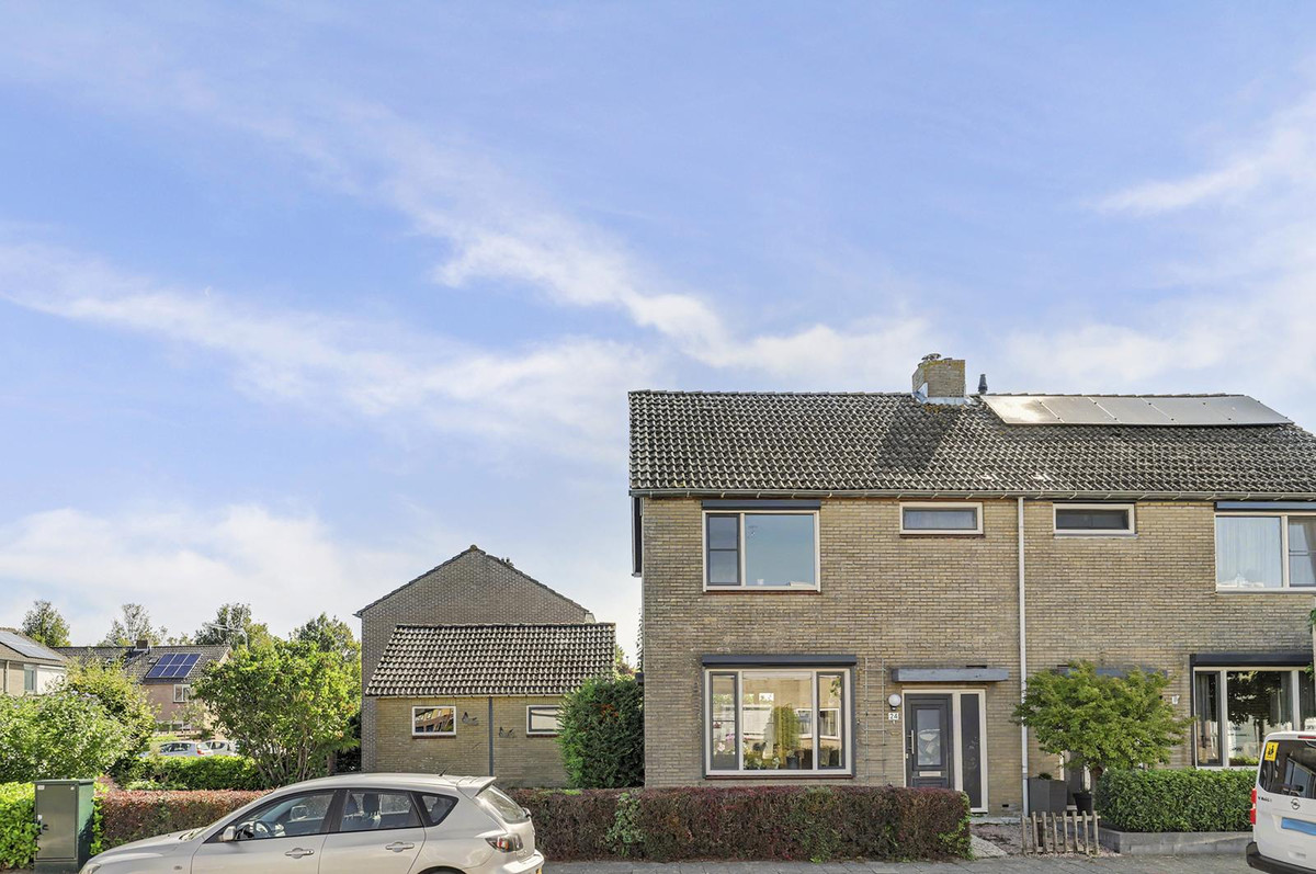 Twee-onder-één-kap te koop: Nieukerckestraat 24, Krabbendijke