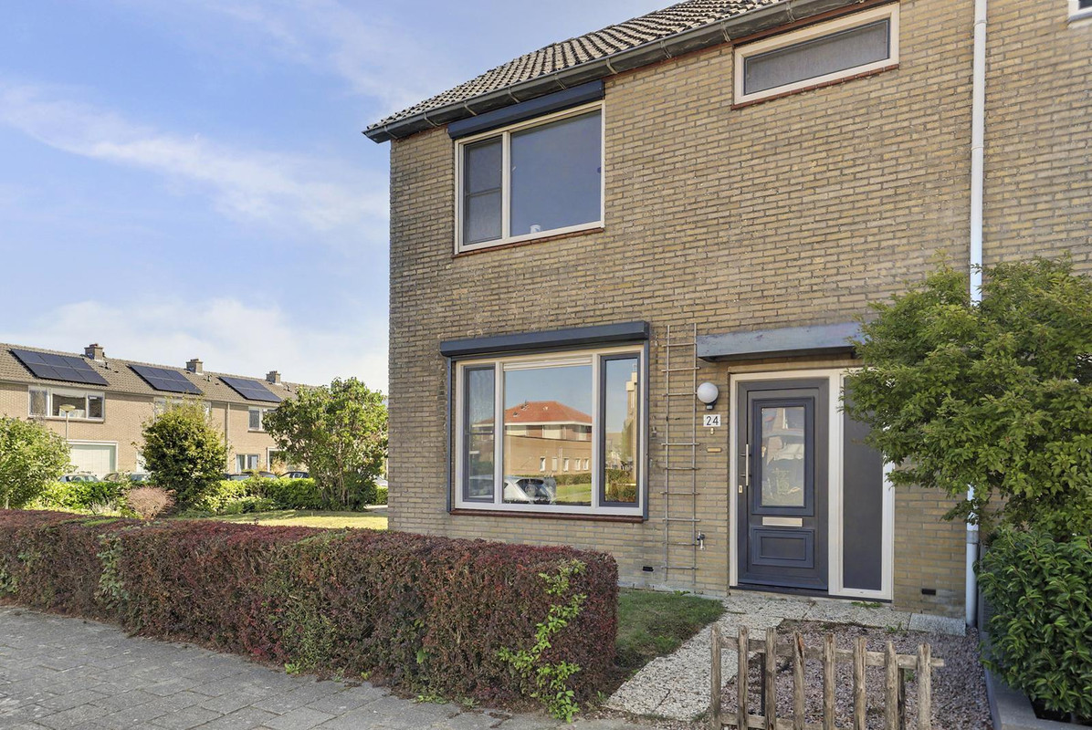 Twee-onder-één-kap te koop: Nieukerckestraat 24, Krabbendijke